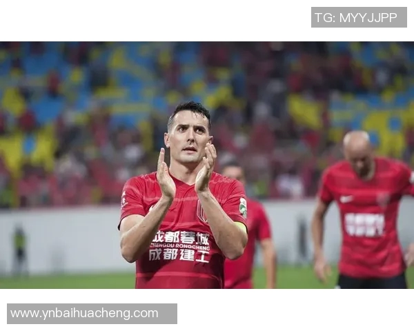 聚焦成都足球队的默契配合与战术创新探讨 聚焦成都足球队的默契配合与战术创新探讨