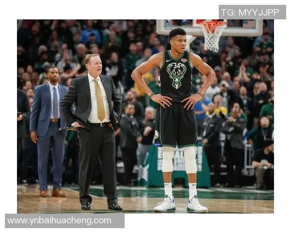 雄鹿对决魔术字母哥领衔球队争夺胜利的激烈较量