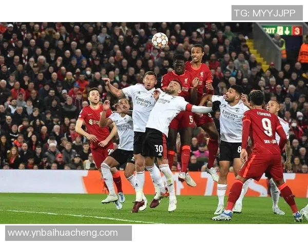 2020赛季英超巅峰对决利物浦与曼城的精彩较量与战术分析